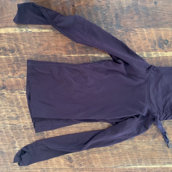 Nike dri-fit long sleeve top - Picture 3 of 3